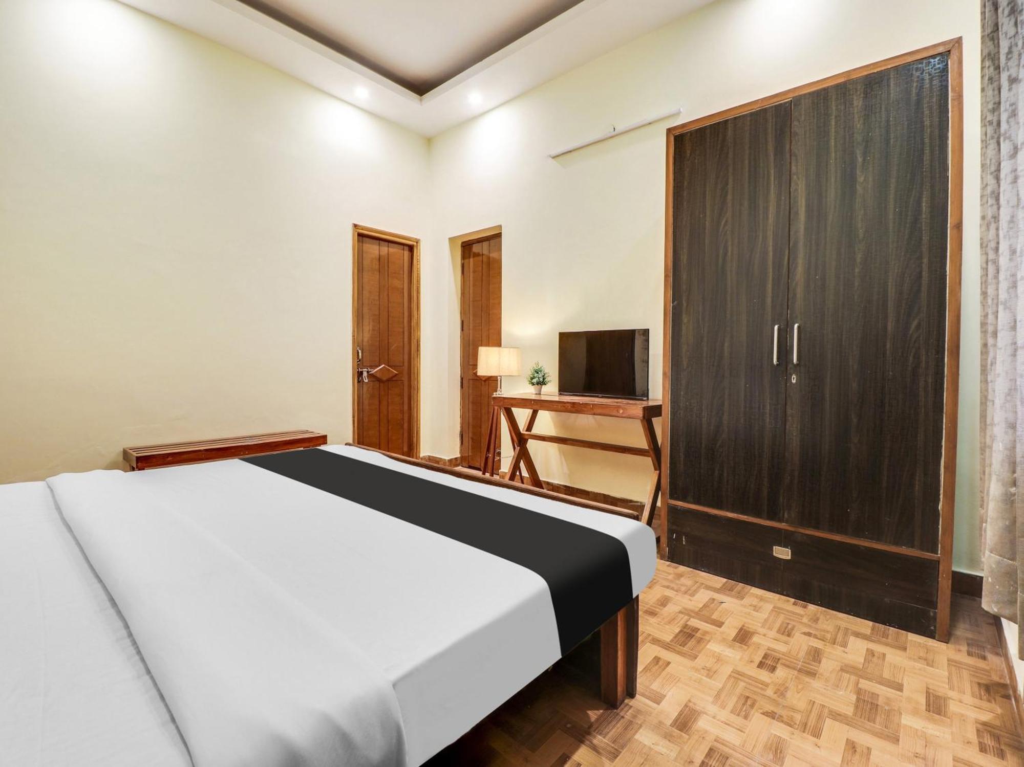Hotel O Regal إندور المظهر الخارجي الصورة