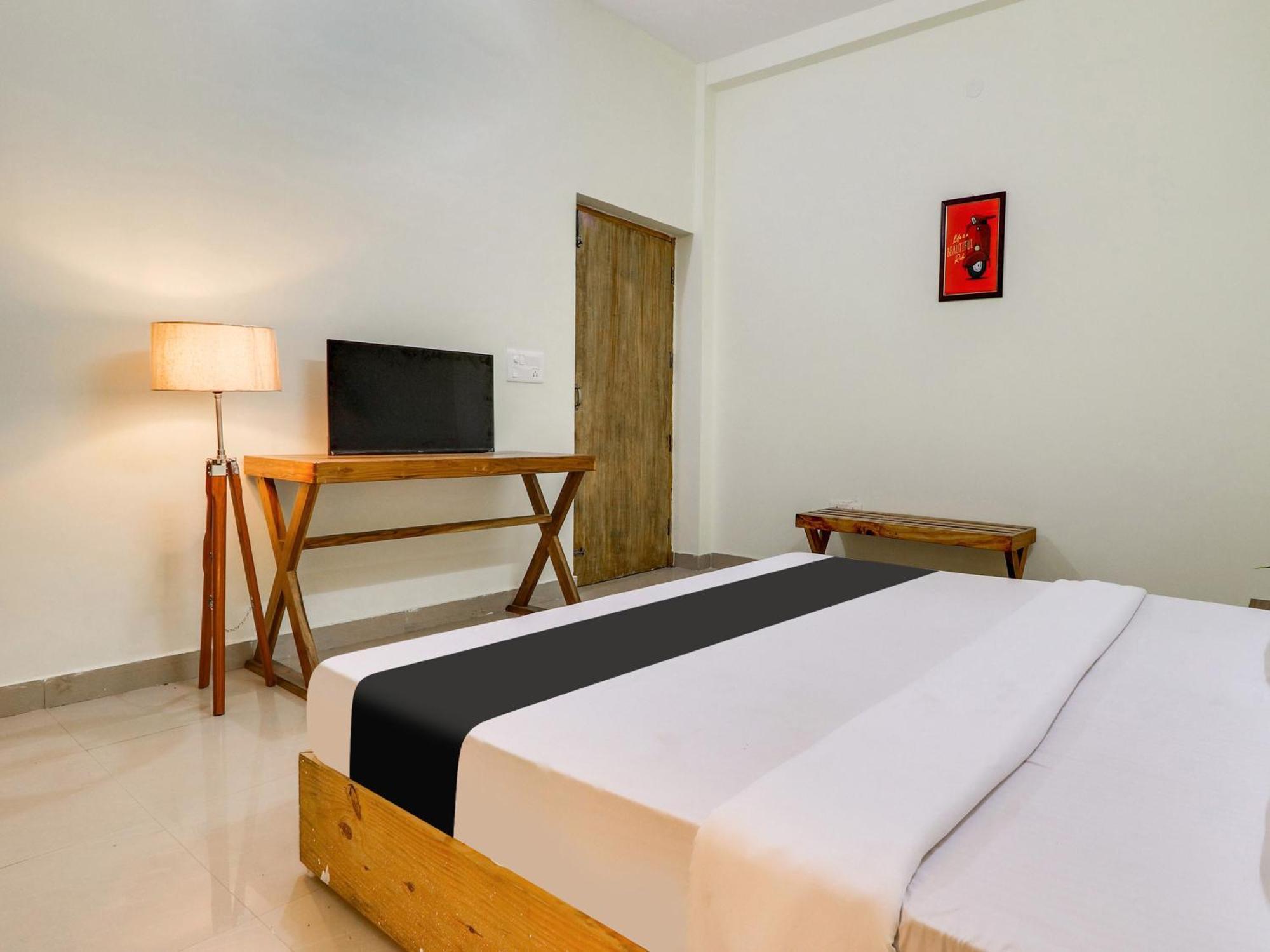 Hotel O Regal إندور المظهر الخارجي الصورة