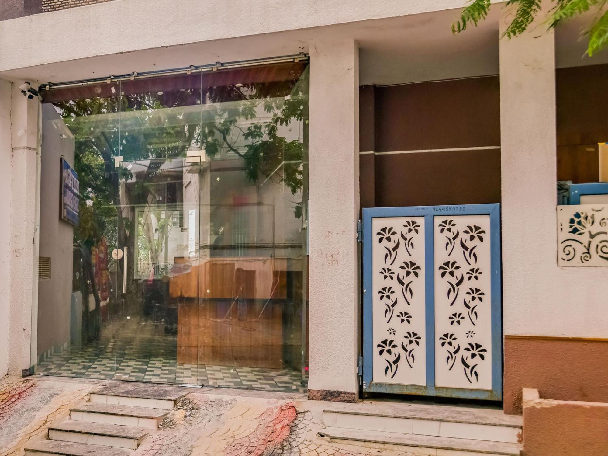 Hotel O Regal إندور المظهر الخارجي الصورة