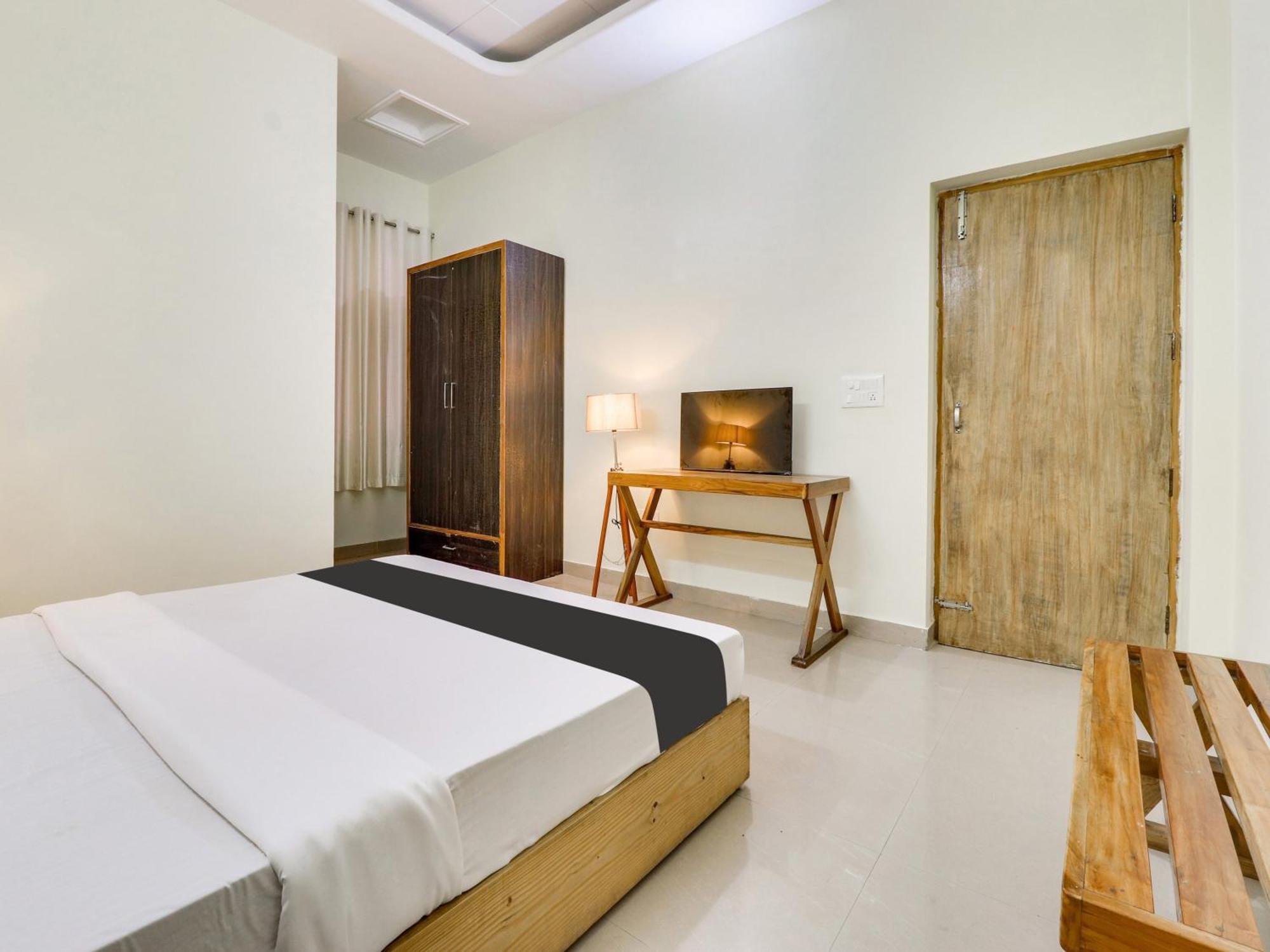 Hotel O Regal إندور المظهر الخارجي الصورة