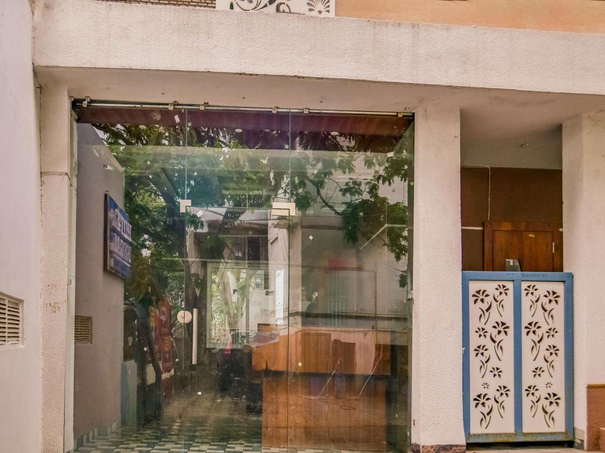 Hotel O Regal إندور المظهر الخارجي الصورة