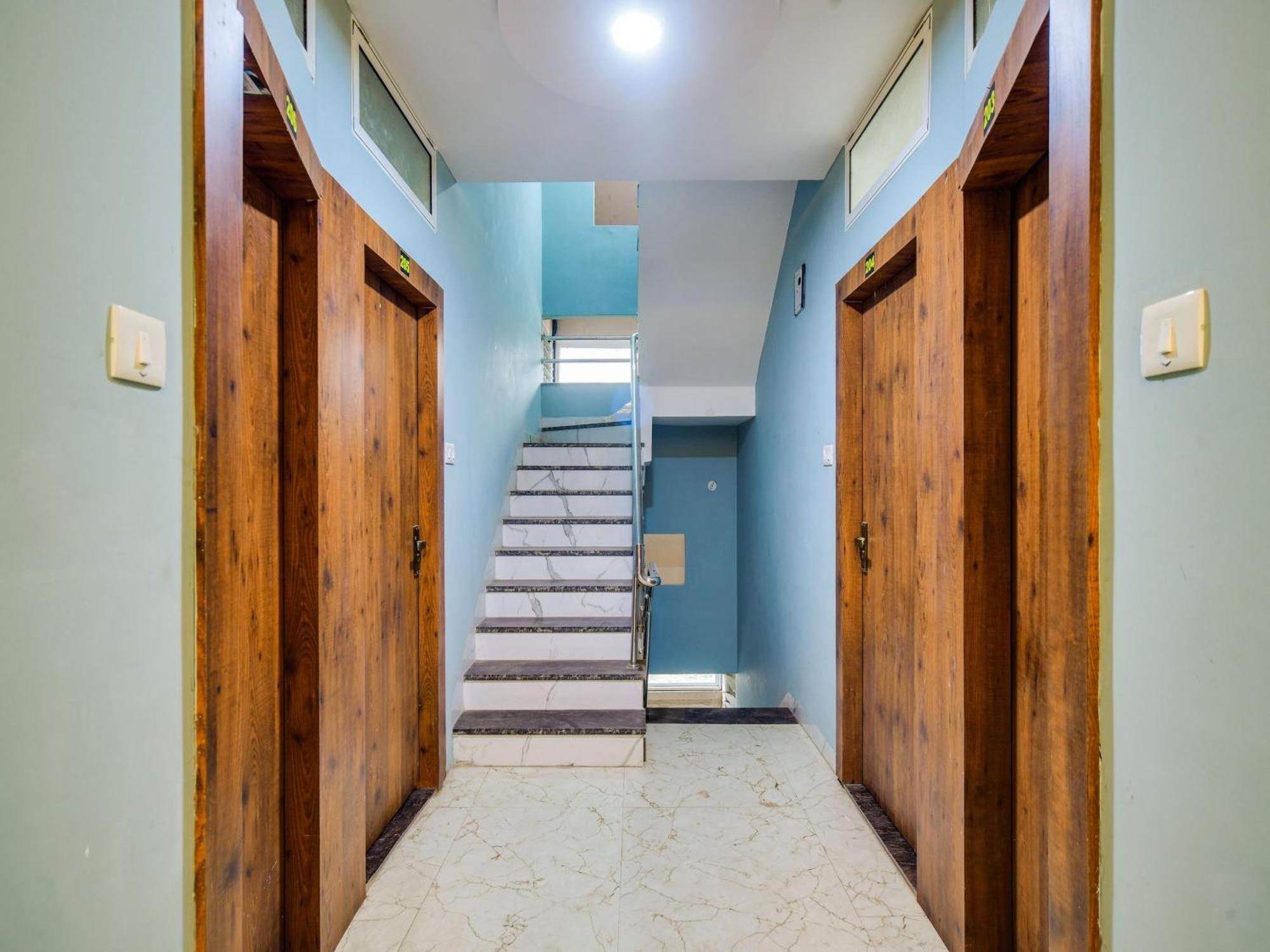 Hotel O Regal إندور المظهر الخارجي الصورة